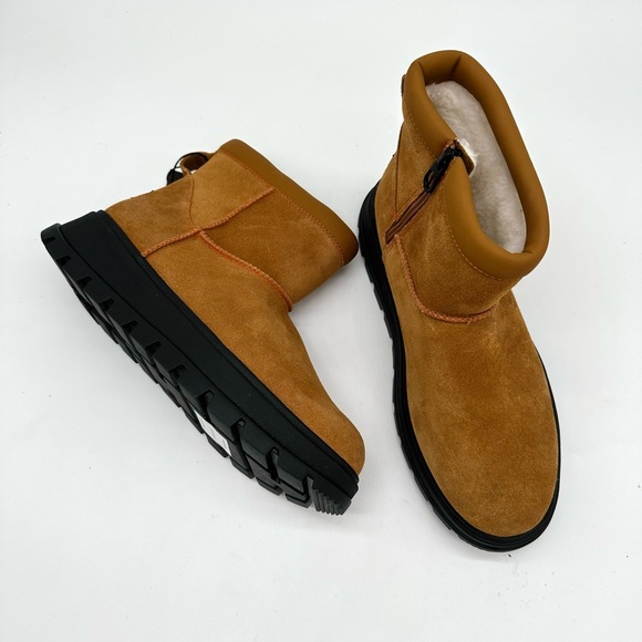 Koolaburra by UGG
Koola Mini Hybrid - Picture 2 of 6